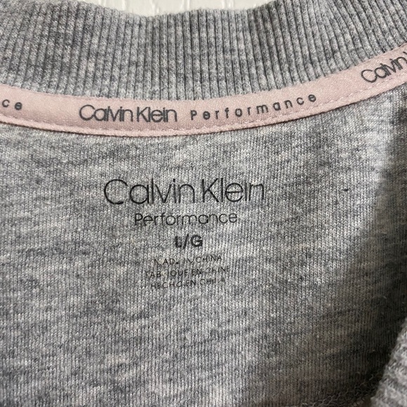 Calvin Klein crew neck - Picture 2 of 2
